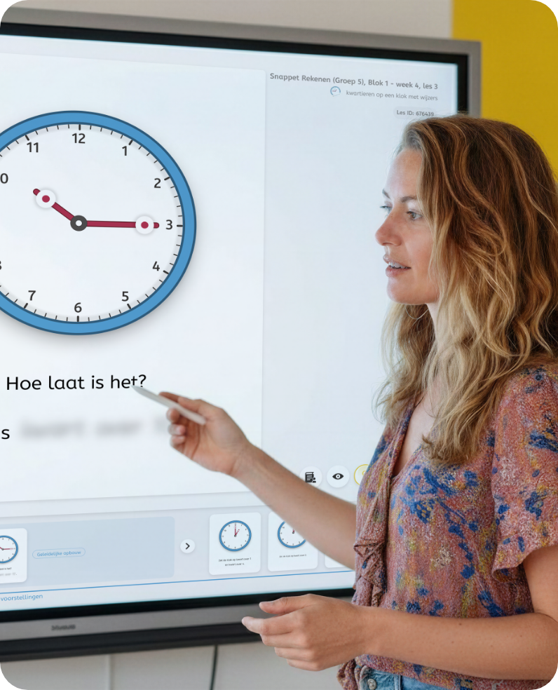Leerkracht bij digibord